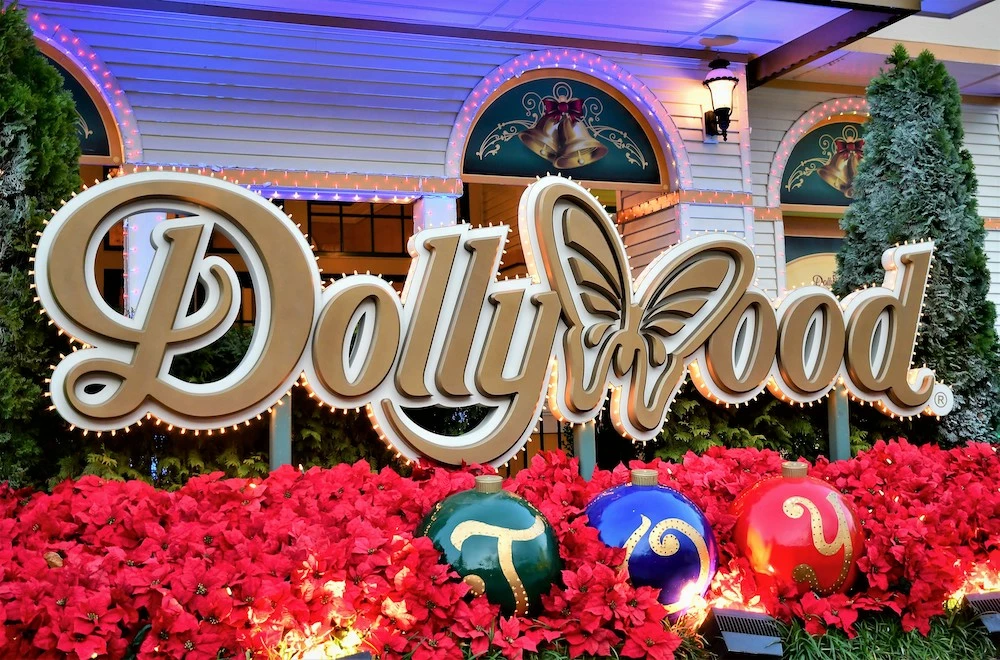 A Complete Guide to Experiencing Christmas in the Smoky Mountains